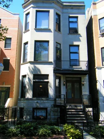 $3,600 | 3536 North Reta Avenue, Unit 2, Chicago, IL 60657