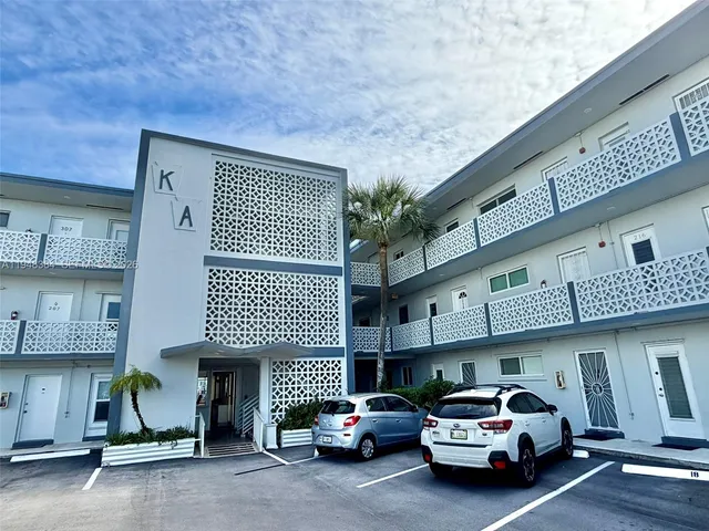 $1,750 | 13105 Ixora Court, Unit 116, North Miami, FL 33181