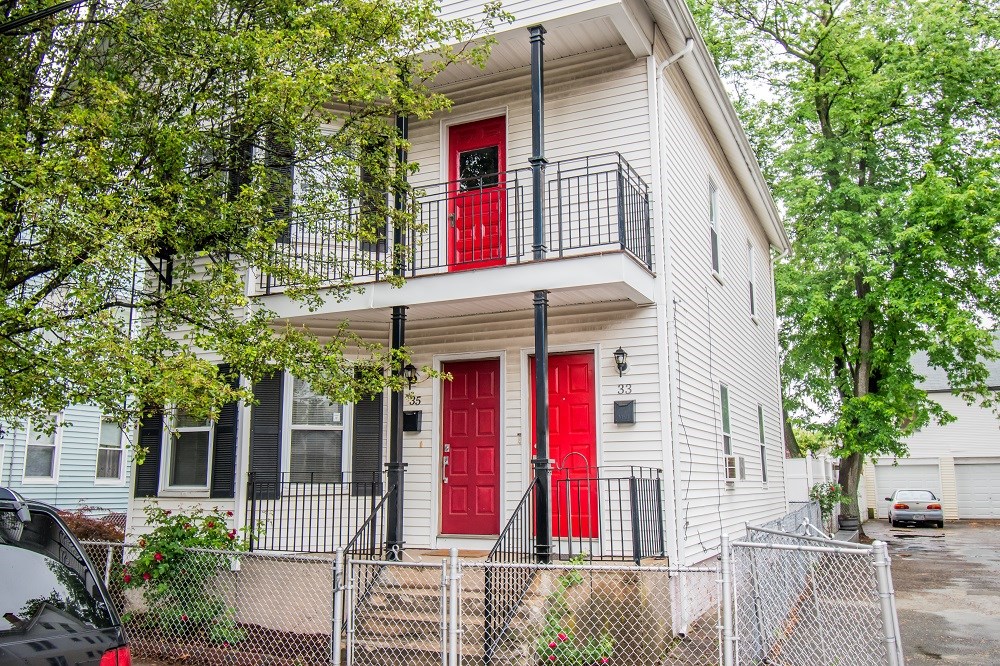 33 Heaton Street Pawtucket, RI 02860 - Photo 2 of 26