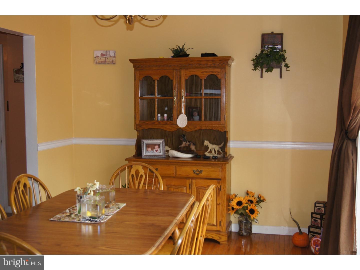 193 Evergreen Road Pottstown, PA 19464 - Photo 8 of 25 Dining Room
