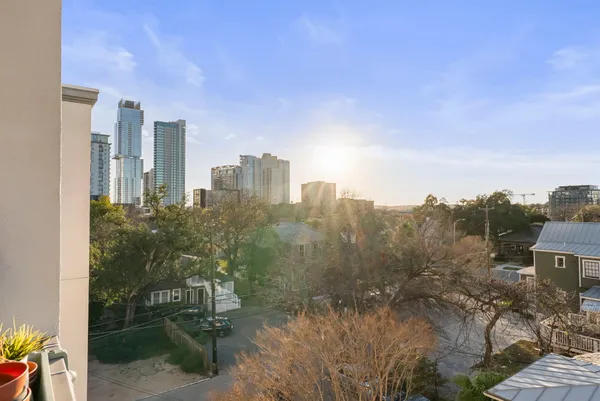 $2,800 | 908 Nueces Street, Unit 45, Austin, TX 78701