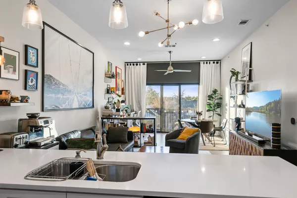 $2,800 | 908 Nueces Street, Unit 45, Austin, TX 78701