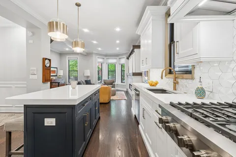 $1,995,000 | 3139 North Clifton Avenue, Chicago, IL 60657