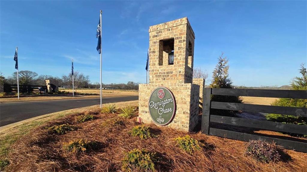 236 B Lavendar Lane Perry, GA 31069 - Photo 3 of 3 a very nice looking yard with a large window