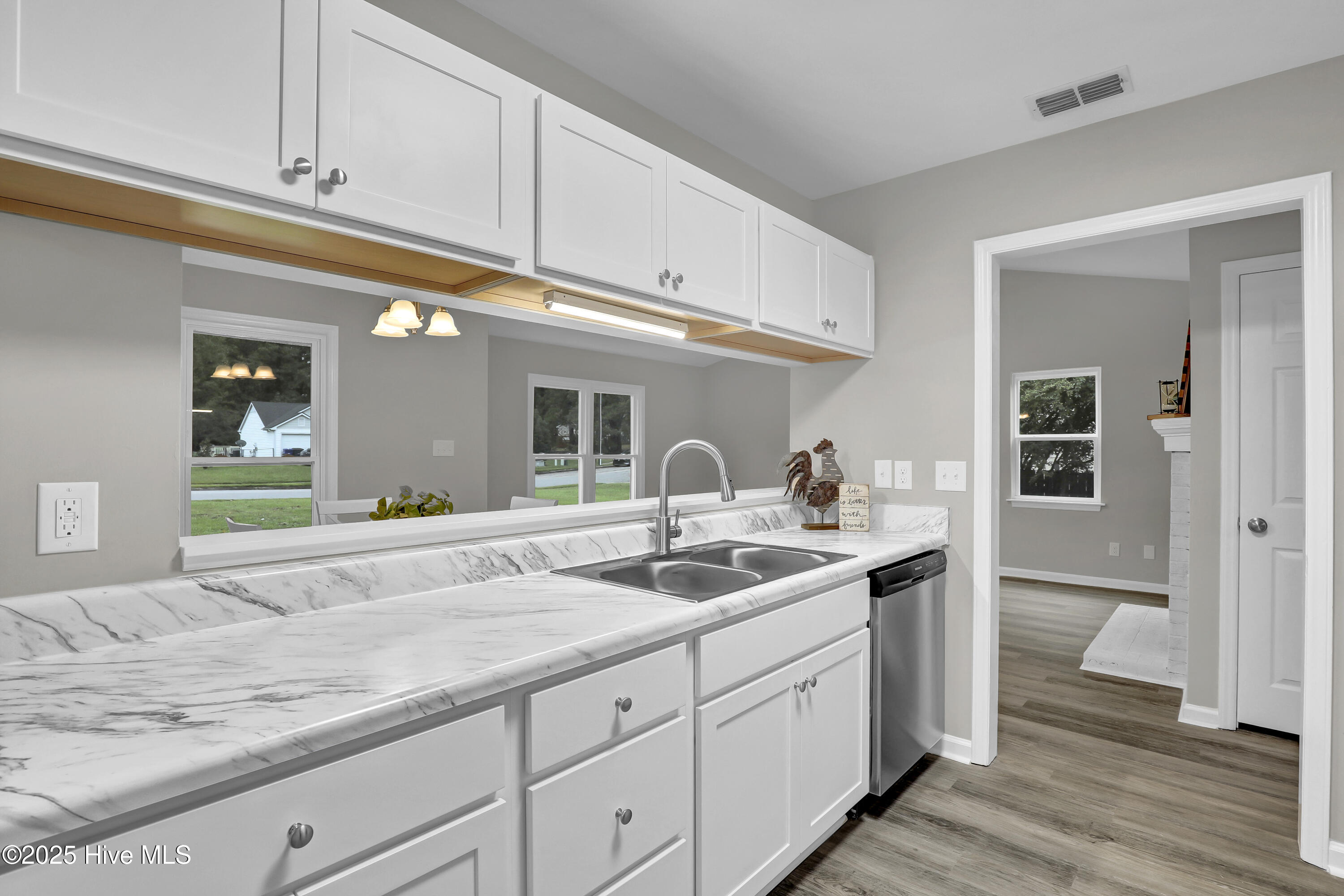 538 Shadowridge Road Jacksonville, NC 28546 - Photo 12 of 28 11