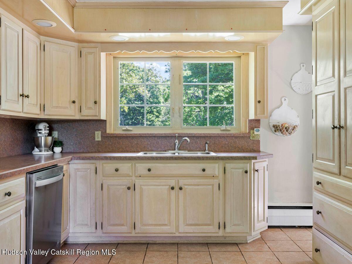 284 Tuckers Corners Road Highland, NY 12528 - Photo 7 of 33 photo_online_030
