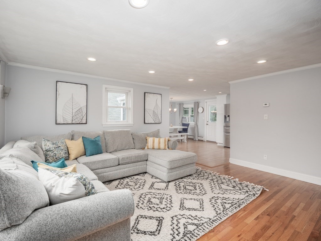 7 Willis Road Peabody, MA 01960 - Photo 10 of 39 Gallery Image 10
