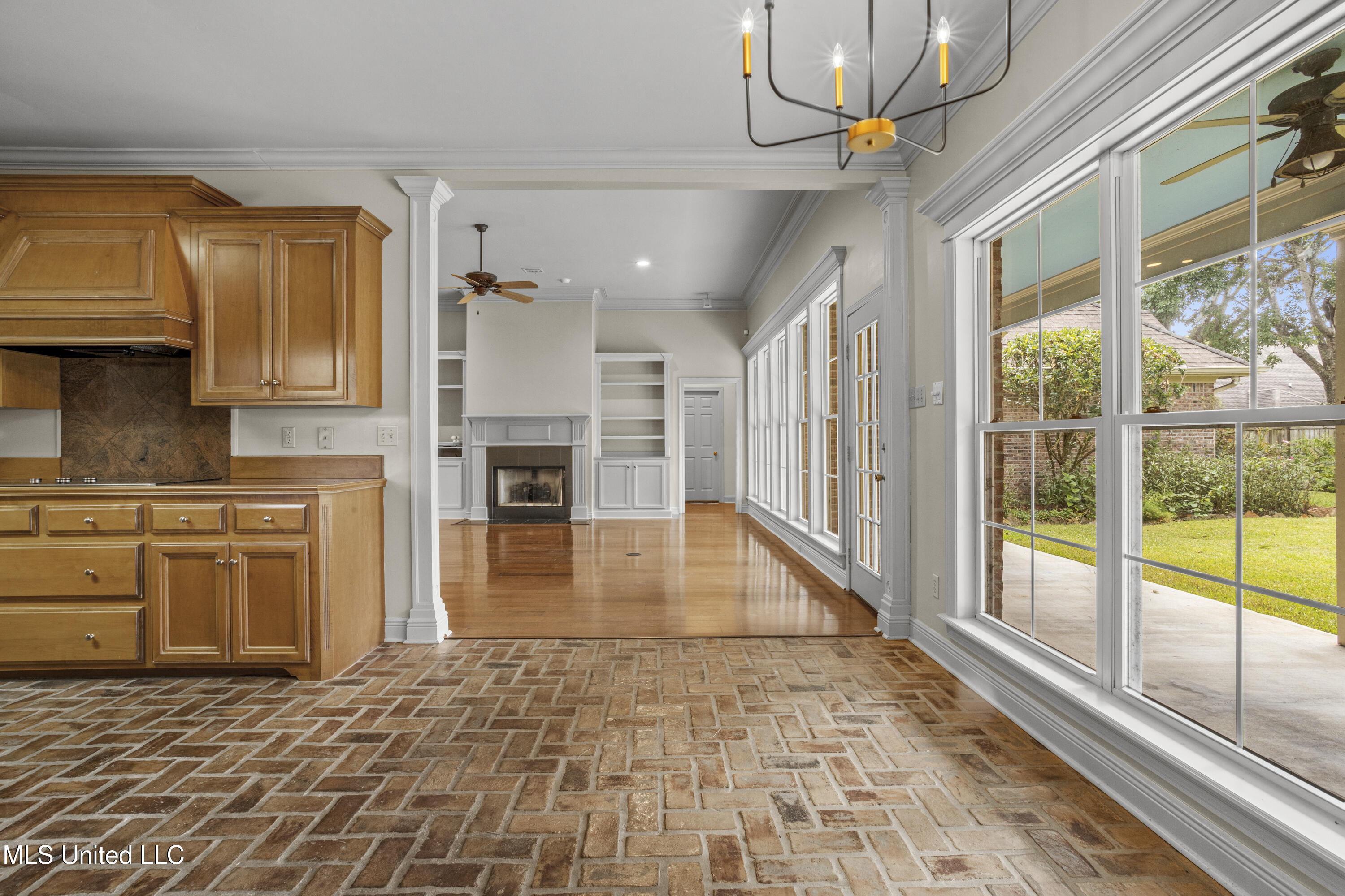 124 Surgeres Place Ocean Springs, MS 39564 - Photo 13 of 44 0017