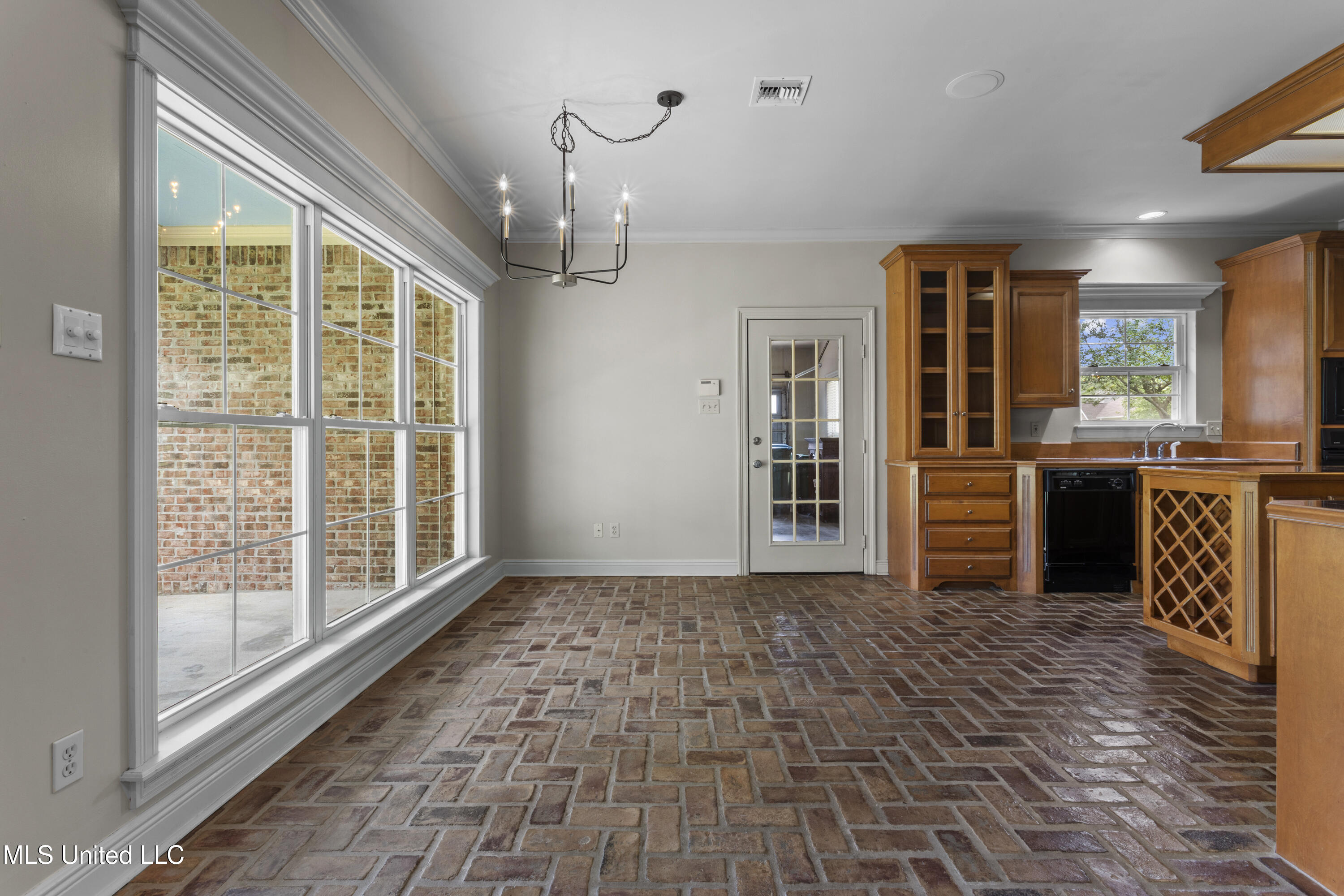 124 Surgeres Place Ocean Springs, MS 39564 - Photo 14 of 44 019