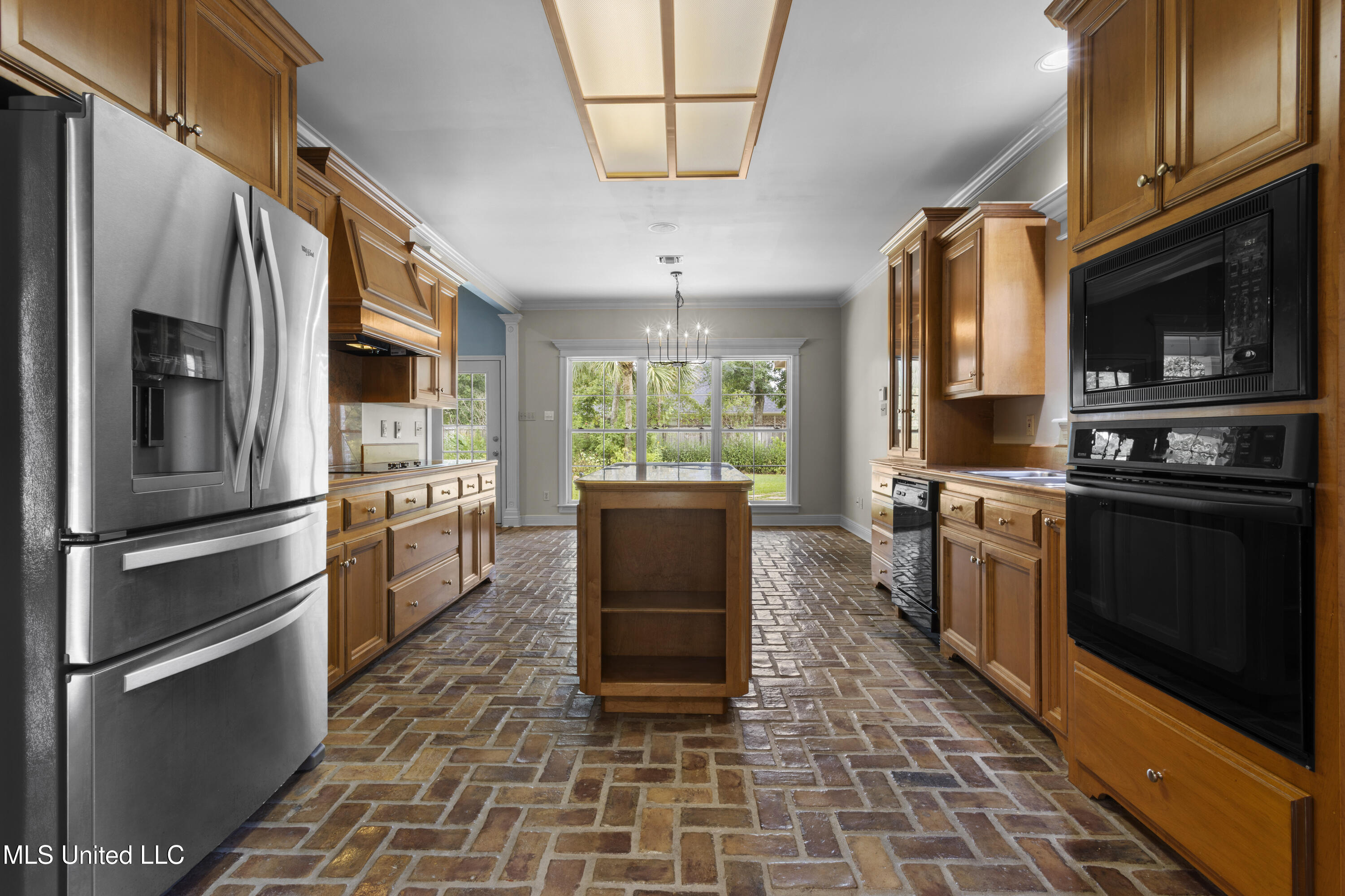 124 Surgeres Place Ocean Springs, MS 39564 - Photo 17 of 44 017