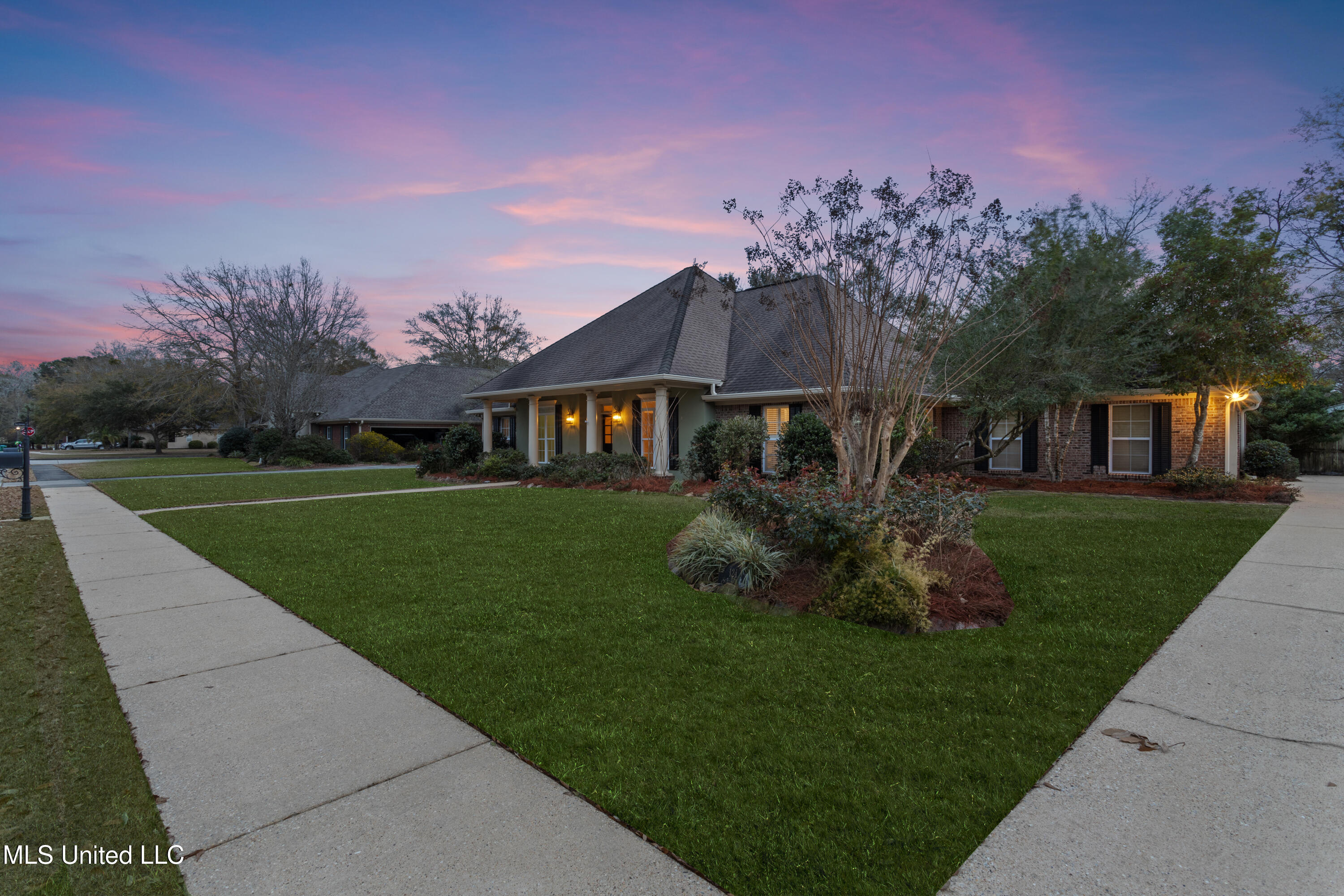 124 Surgeres Place Ocean Springs, MS 39564 - Photo 37 of 44 0005