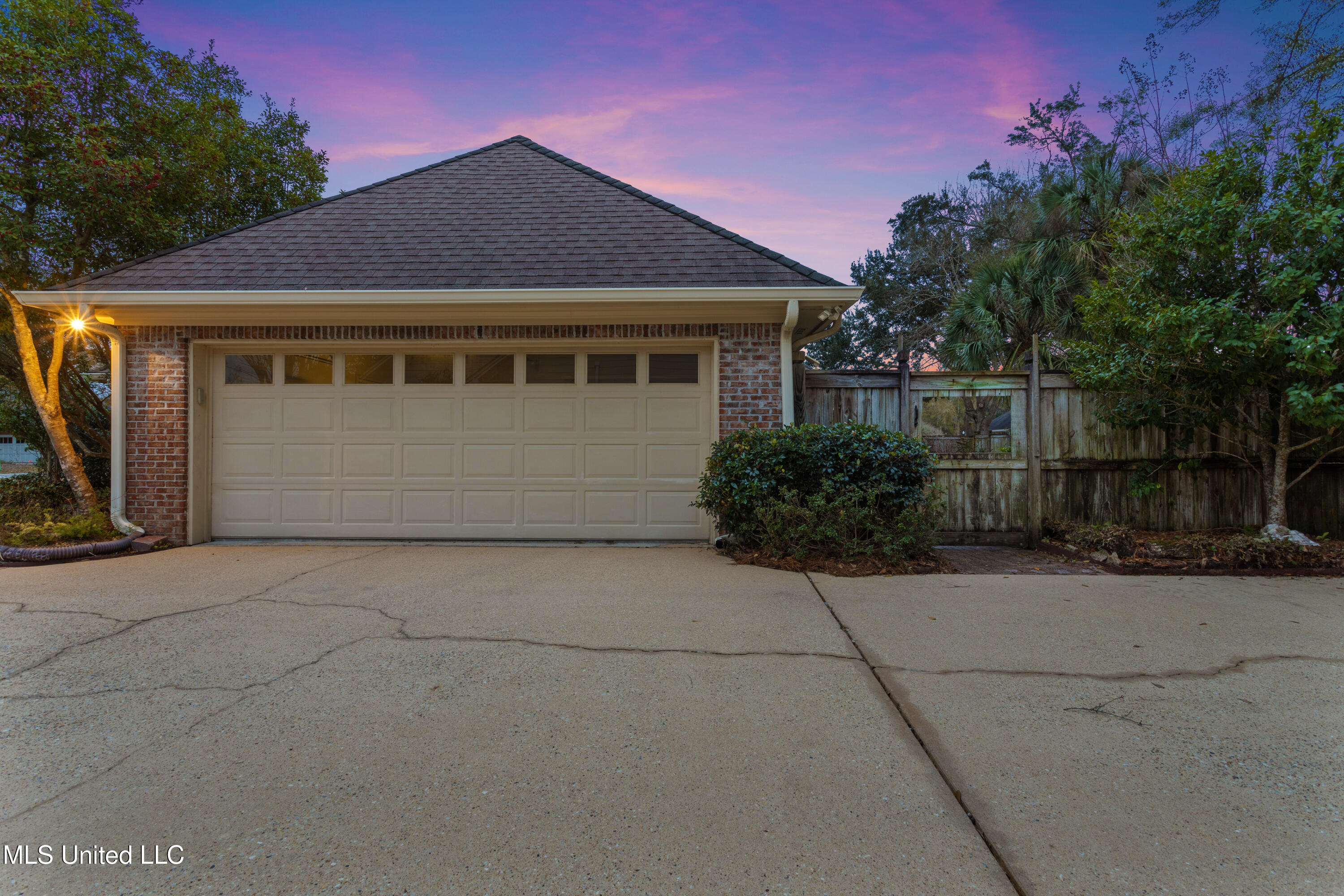 124 Surgeres Place Ocean Springs, MS 39564 - Photo 38 of 44 0008