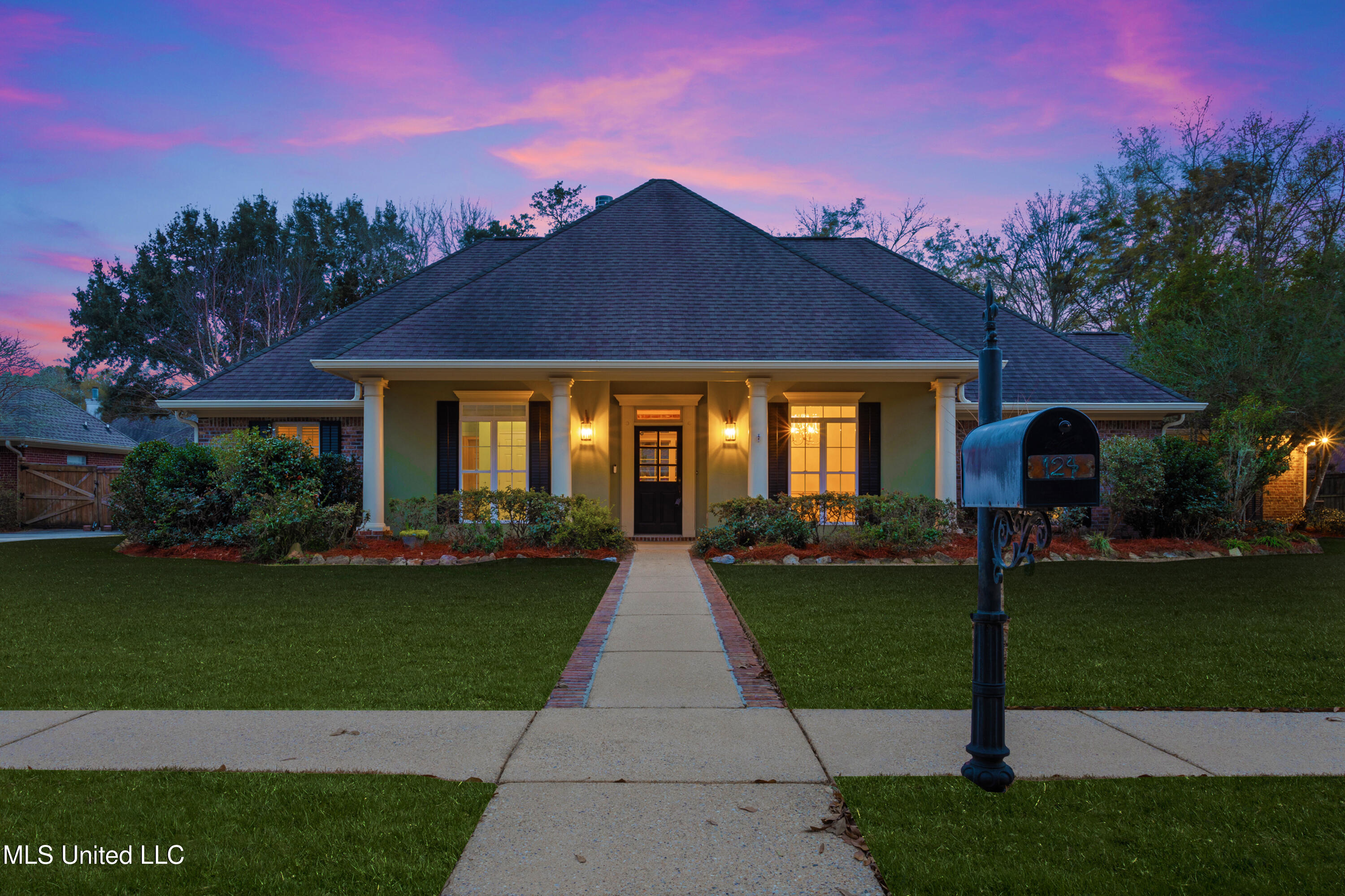 124 Surgeres Place Ocean Springs, MS 39564 - Photo 39 of 44 0001