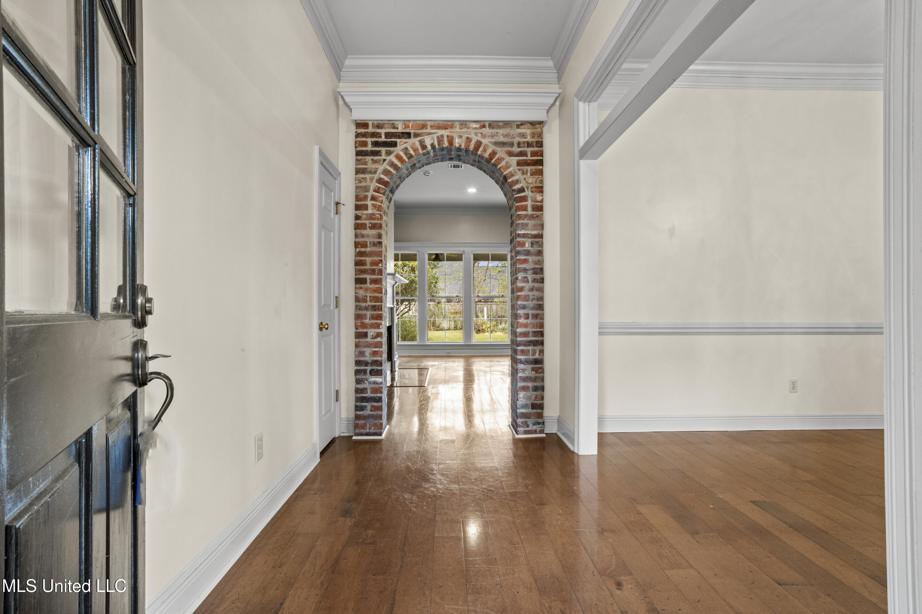 124 Surgeres Place Ocean Springs, MS 39564 - Photo 4 of 44 0011