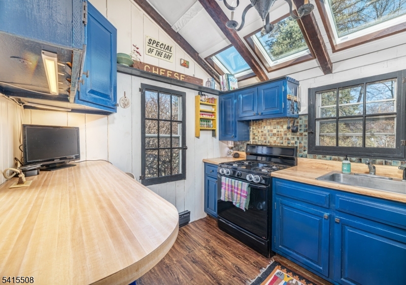 3 Hillspring Road Sparta, NJ 07871 - Photo 12 of 21