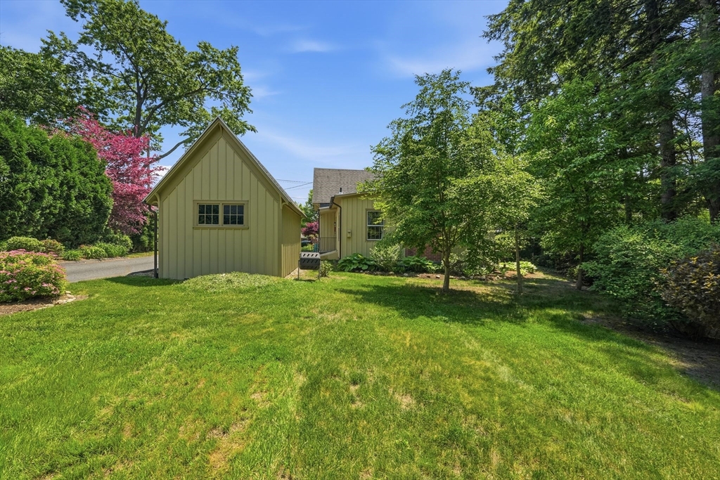 38 Round Hill Road Northampton, MA 01060 - Photo 39 of 42