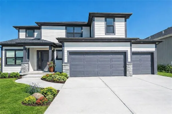 $555,100 | 18970 West 193rd Terrace, Spring Hill, KS 66083