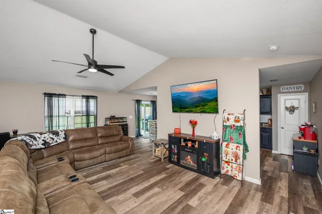 $275,000 | 14 Yamassee Trail, Marietta, SC 29661