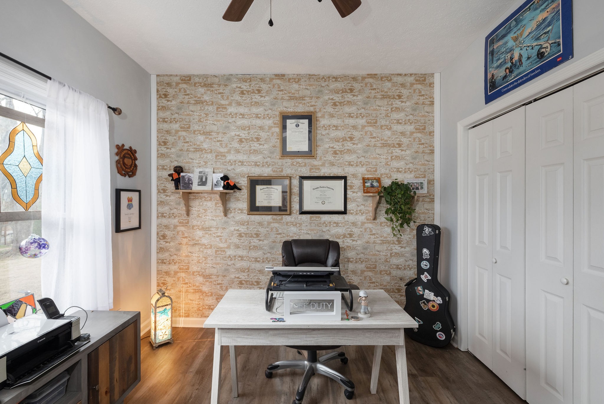 95 Old 25 Loop Castalian Springs, TN 37031 - Photo 37 of 93 a living room with furniture and a wooden floor