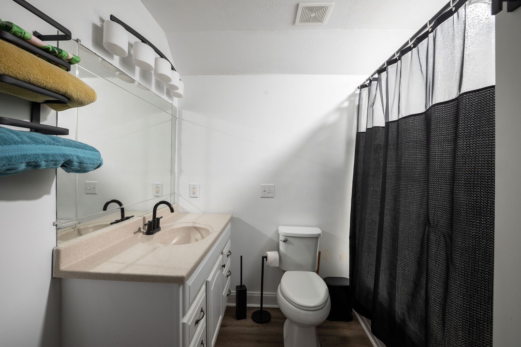 95 Old 25 Loop Castalian Springs, TN 37031 - Photo 45 of 93 a bathroom with sink and mirror