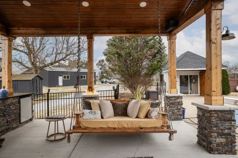 $889,000 | 95 Old 25 Loop, Castalian Springs, TN 37031