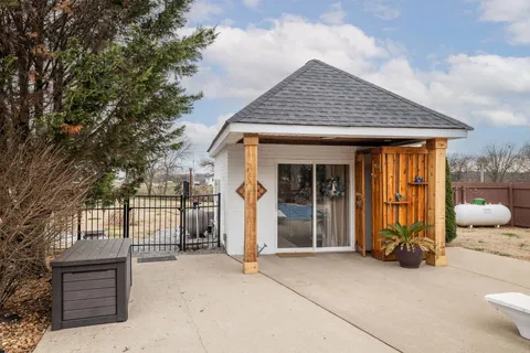 $889,000 | 95 Old 25 Loop, Castalian Springs, TN 37031