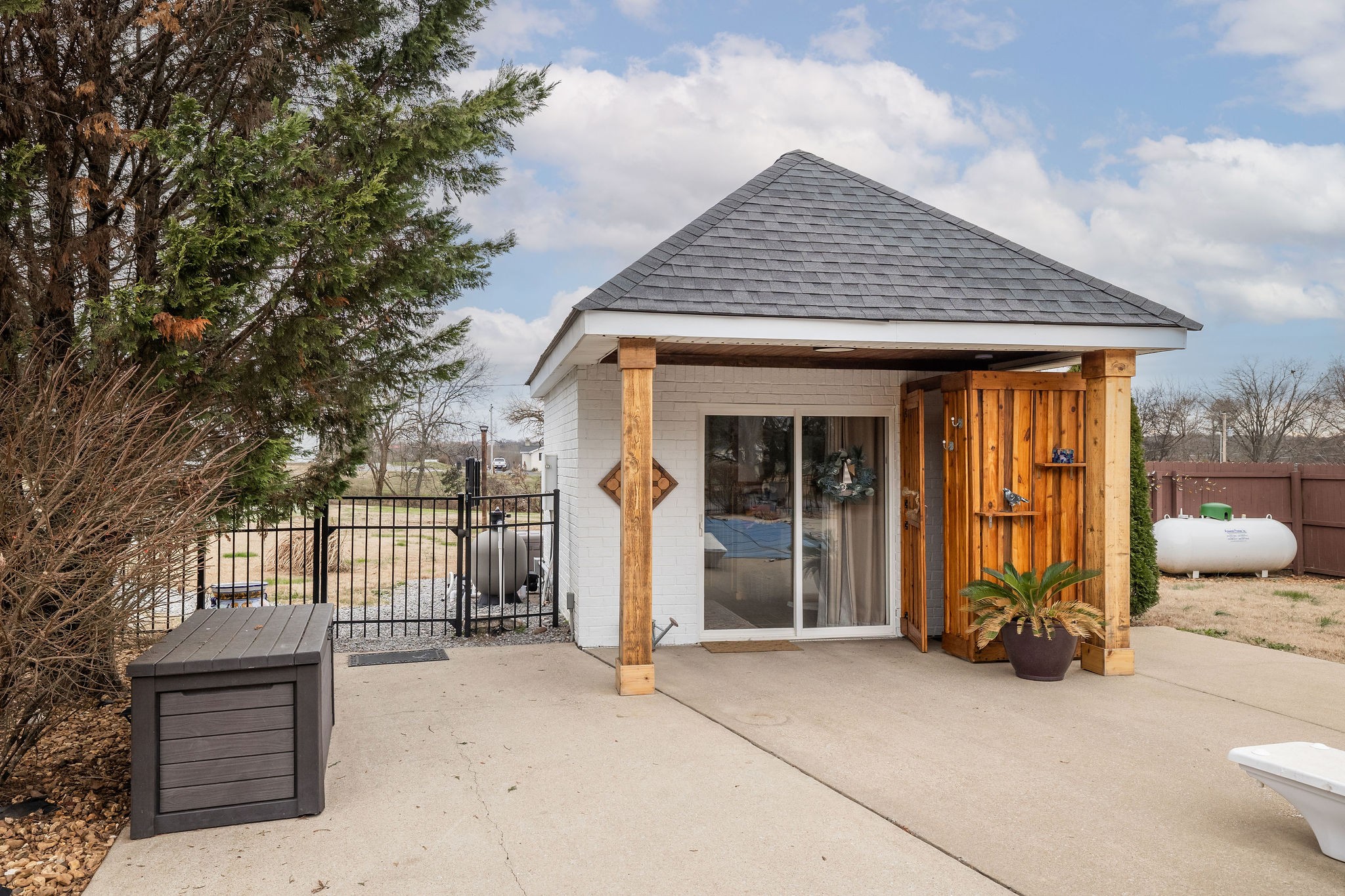 95 Old 25 Loop Castalian Springs, TN 37031 - Photo 66 of 93 a front view of house with an outdoor seating