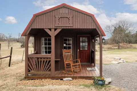 $889,000 | 95 Old 25 Loop, Castalian Springs, TN 37031