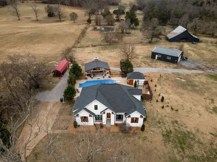 $889,000 | 95 Old 25 Loop, Castalian Springs, TN 37031