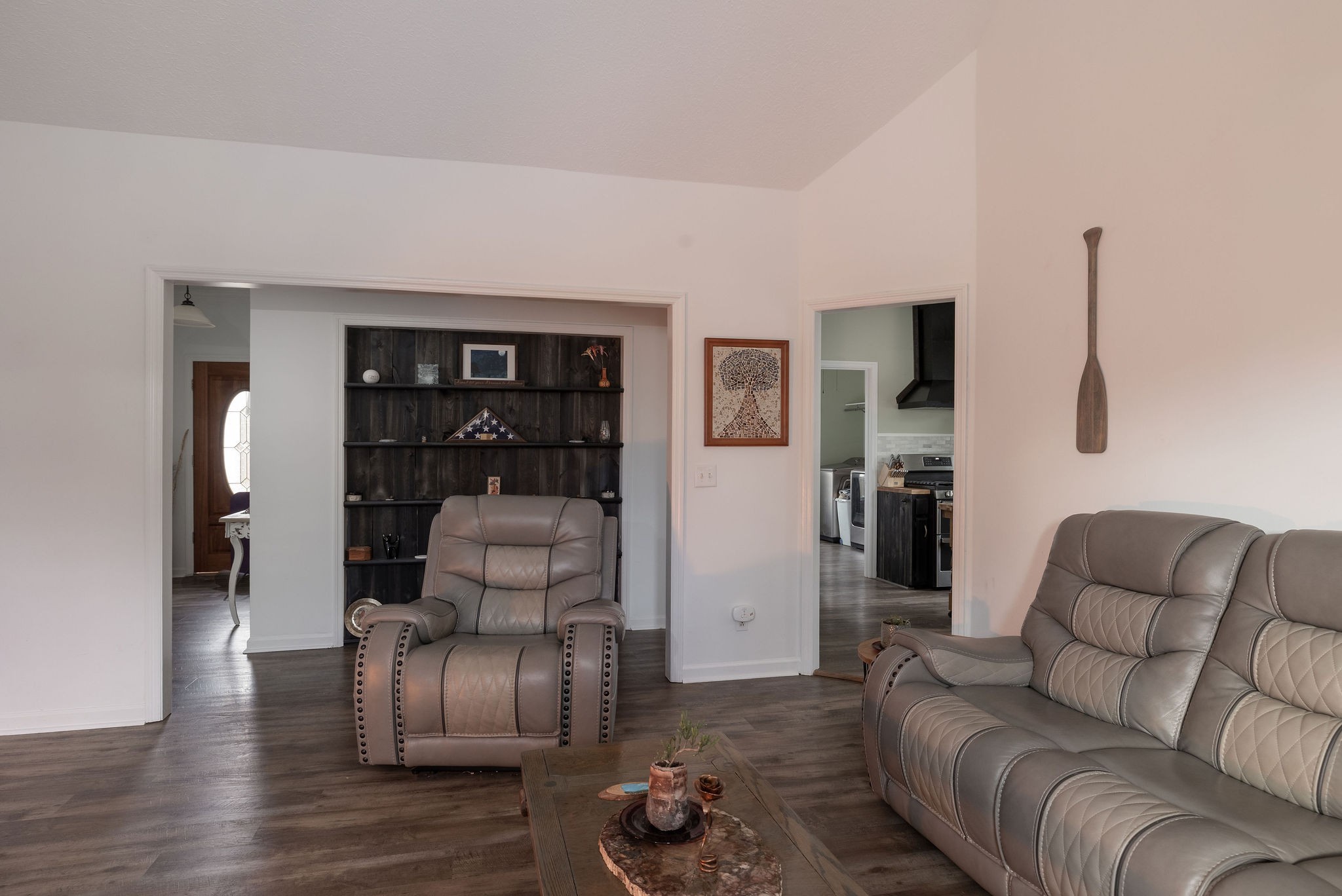 95 Old 25 Loop Castalian Springs, TN 37031 - Photo 9 of 93 a living room with furniture