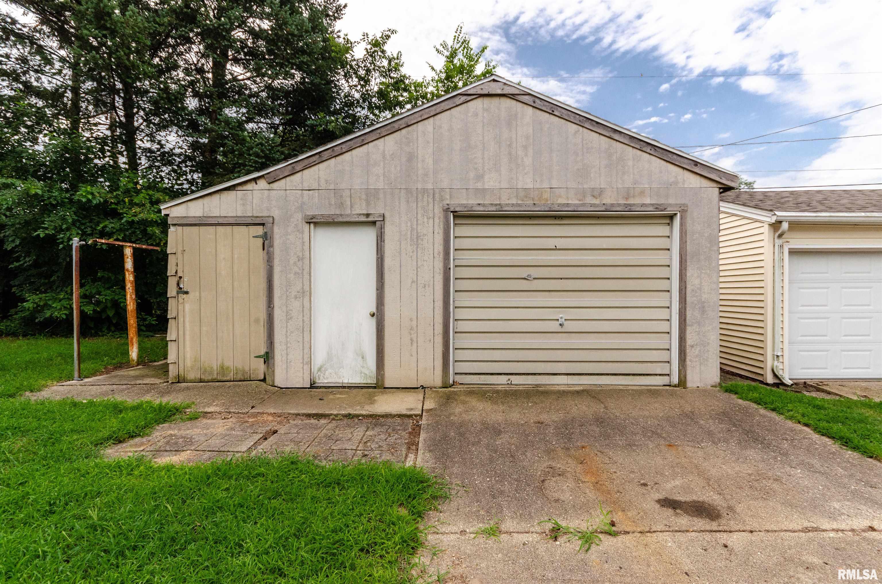 1412 Market Street Pekin, IL 61554 - Photo 7 of 26