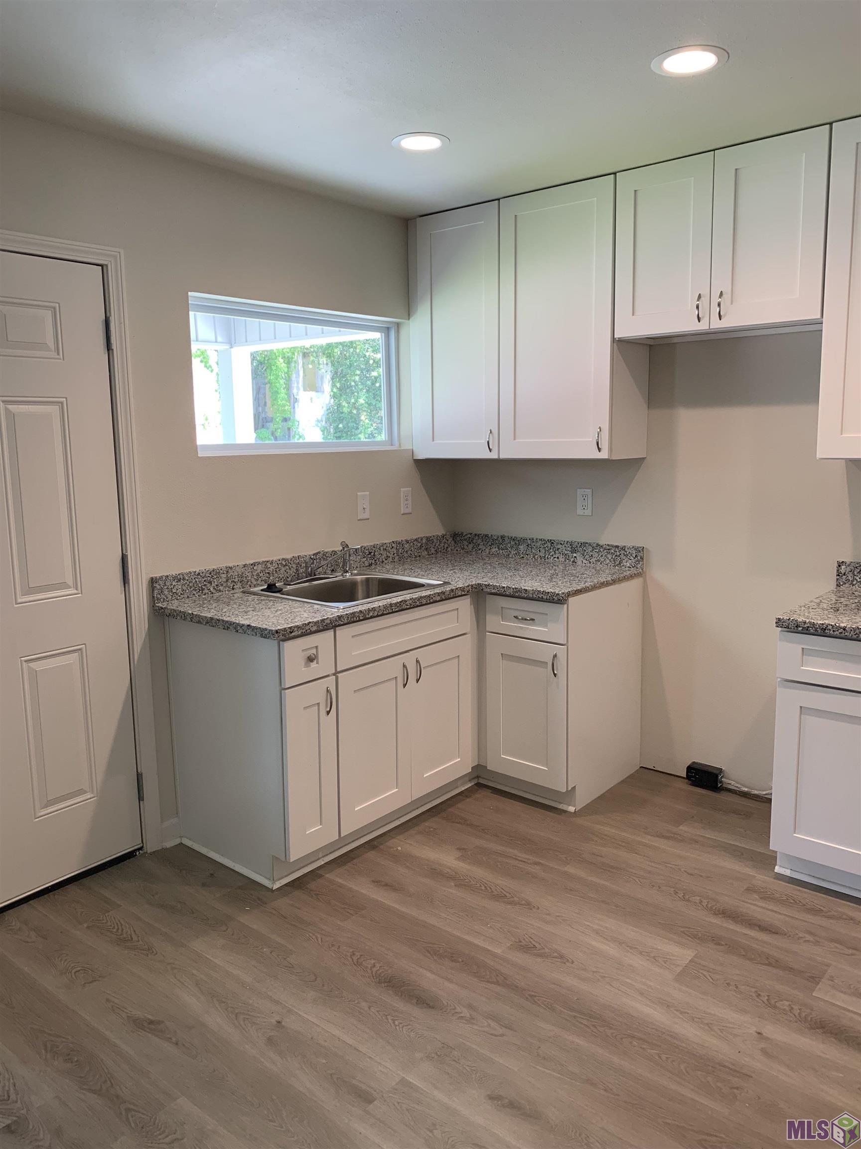 532 Live Oak Boulevard Baton Rouge, LA 70806 - Photo 3 of 11