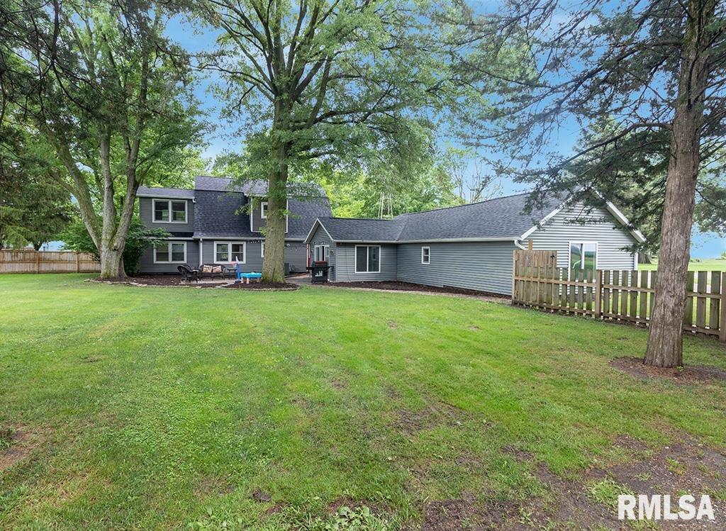 11836 Coon Hunters Road Blue Grass, IA 52726 - Photo 4 of 32 Gallery Image 4