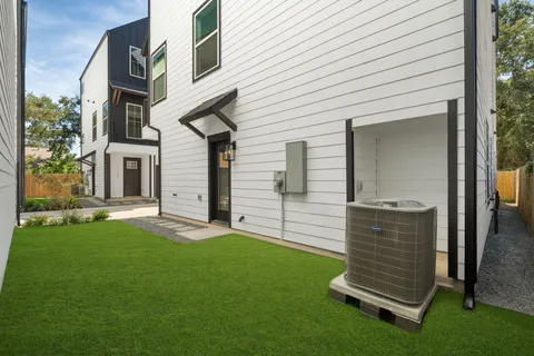 $454,900 | 719 Thornton Road, Unit B, Houston, TX 77018