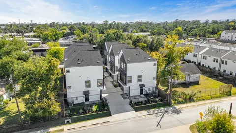 $454,900 | 719 Thornton Road, Unit B, Houston, TX 77018