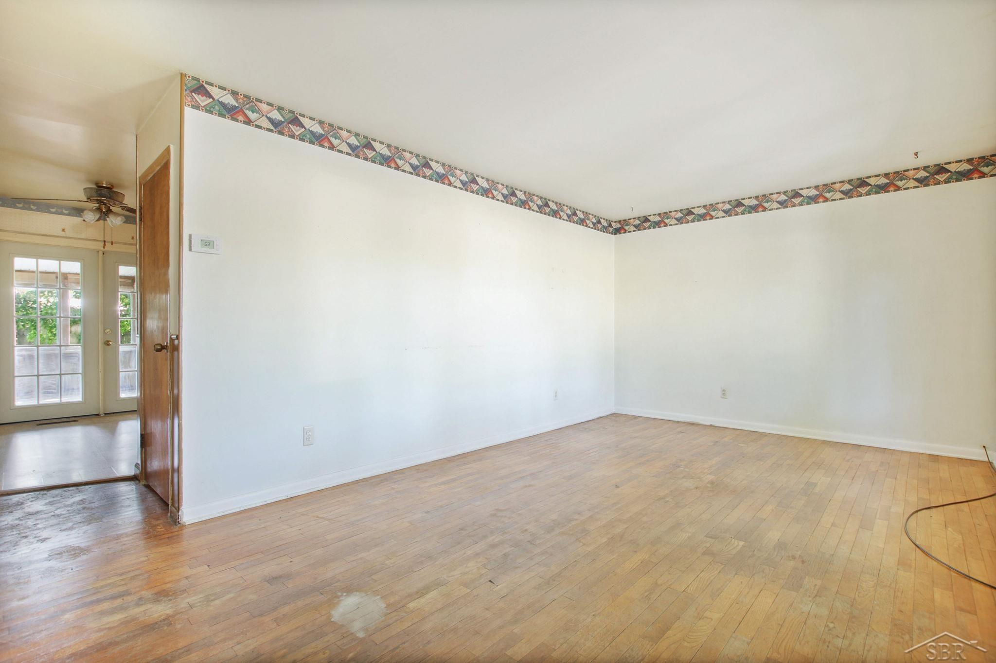 4440 Sherman Road Saginaw, MI 48604 - Photo 11 of 32 50110829-10.JPG