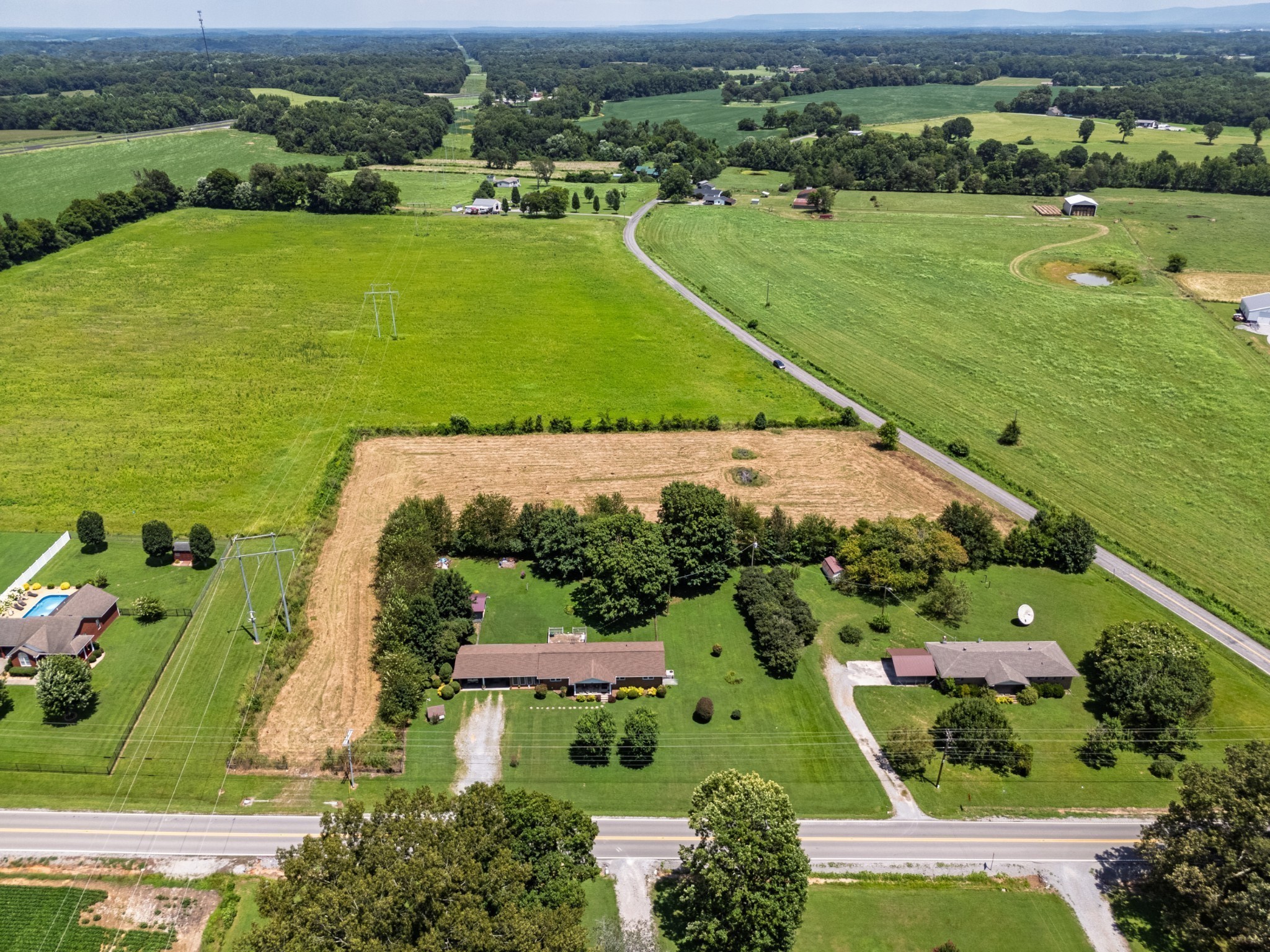 6 Snow Road Flintville, TN 37335 - Photo 4 of 15 an aerial view of a football ground