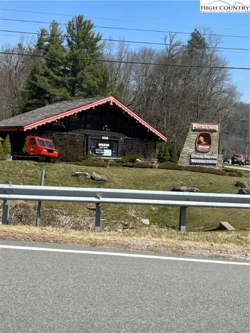 $415,000 | 136 Deer Ridge Lane, Unit 1, Blowing Rock, NC 28605