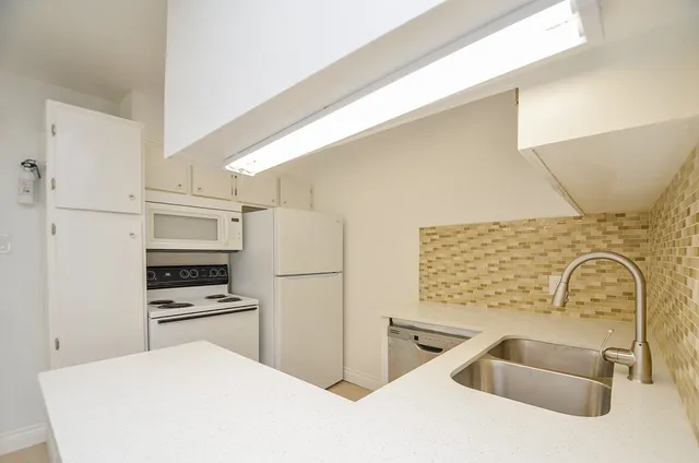 $1,399 | 8810 Ilona Lane, Unit 2, Houston, TX 77025