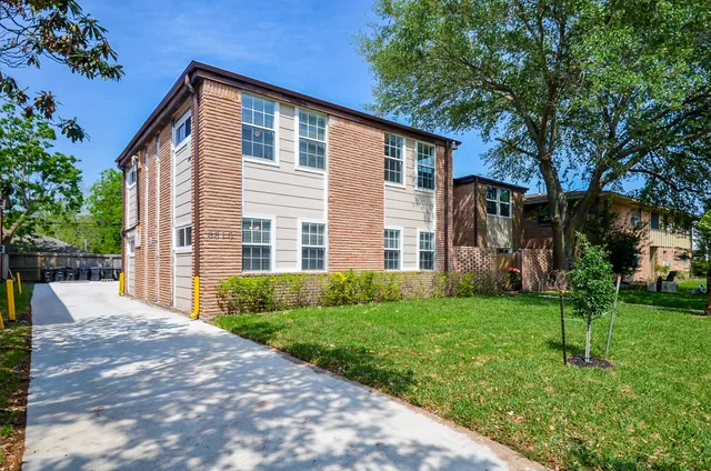 $1,399 | 8810 Ilona Lane, Unit 2, Houston, TX 77025