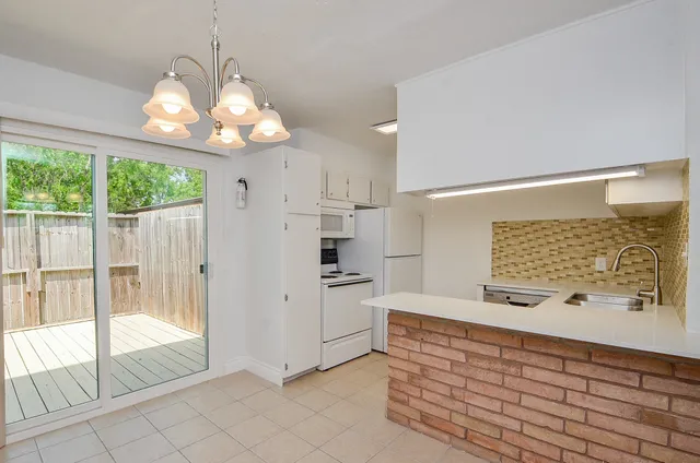 $1,399 | 8810 Ilona Lane, Unit 2, Houston, TX 77025