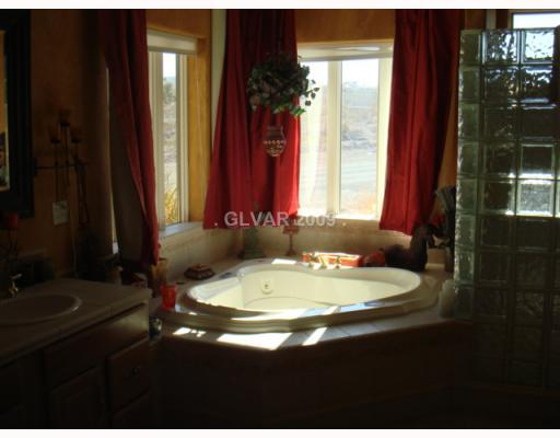 Master Bath/Spa.