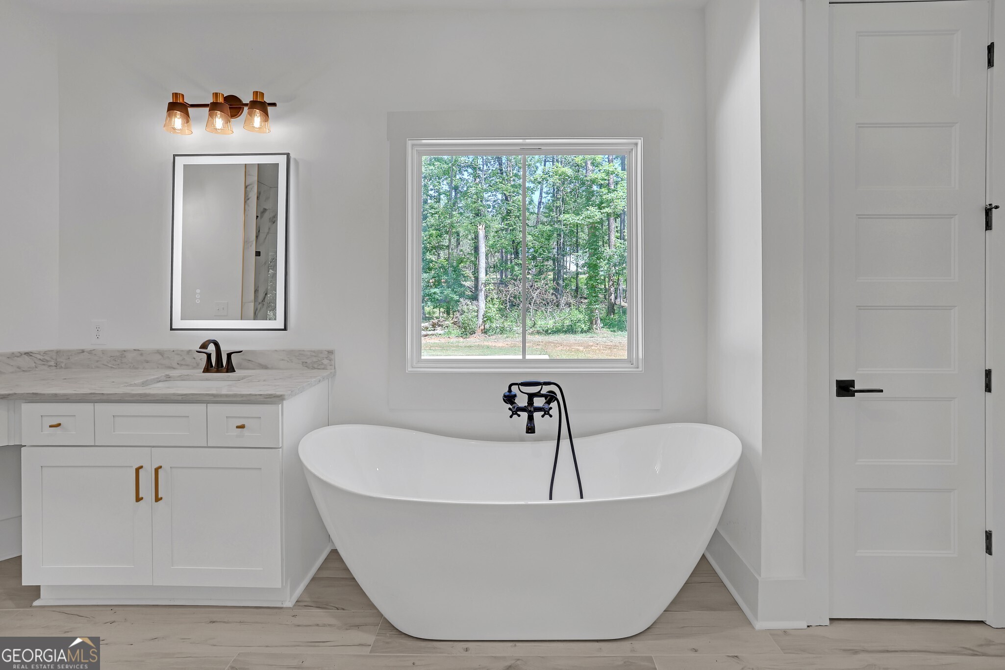 2039 Fischer Road Sharpsburg, GA 30277 - Photo 48 of 69 Primary Bathroom soaker tub