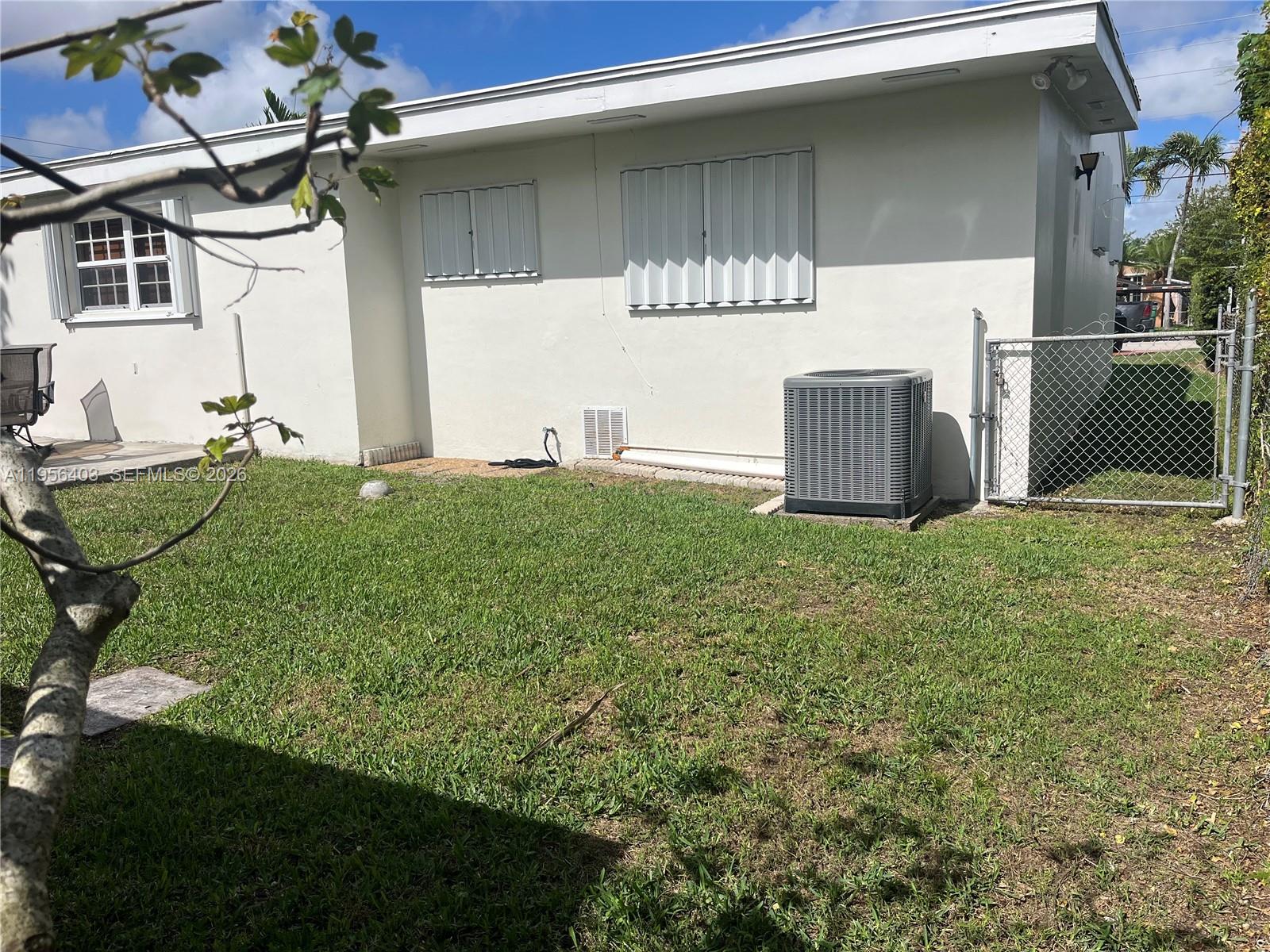 9026 Southwest 34th Street Miami, FL 33165 - Photo 7 of 8