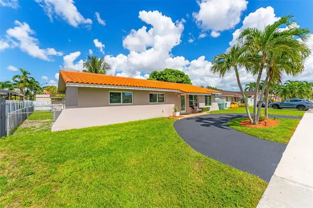 $699,000 | 10121 Southwest 4th Street, Miami, FL 33174