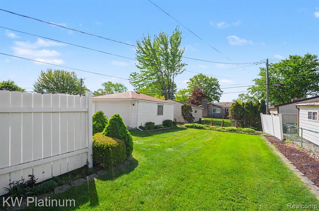 13646 Edwin Court Warren, MI 48088 - Photo 20 of 23