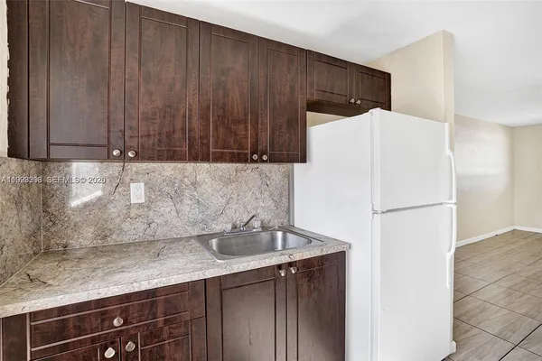 $1,600 | 5842 Northwest 12th Avenue, Unit 1, Miami, FL 33142