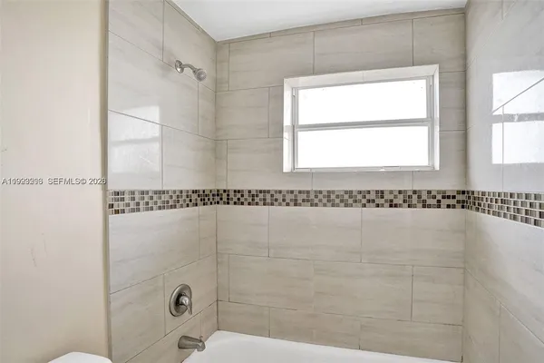 $1,600 | 5842 Northwest 12th Avenue, Unit 1, Miami, FL 33142