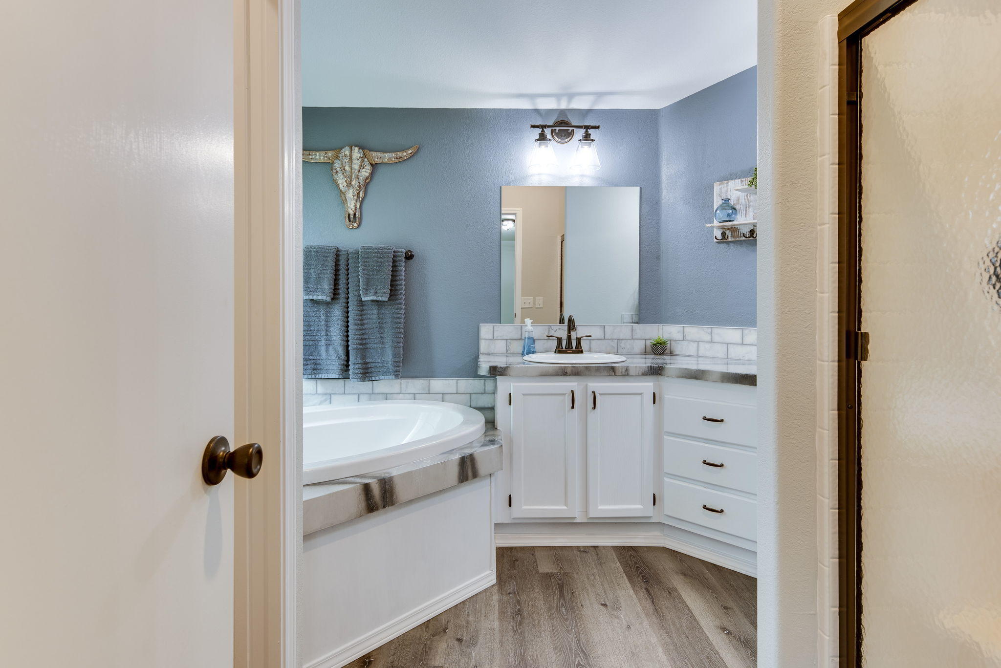 62362 Powell Butte Road Bend, OR 97701 - Photo 30 of 45 Walk in Shower