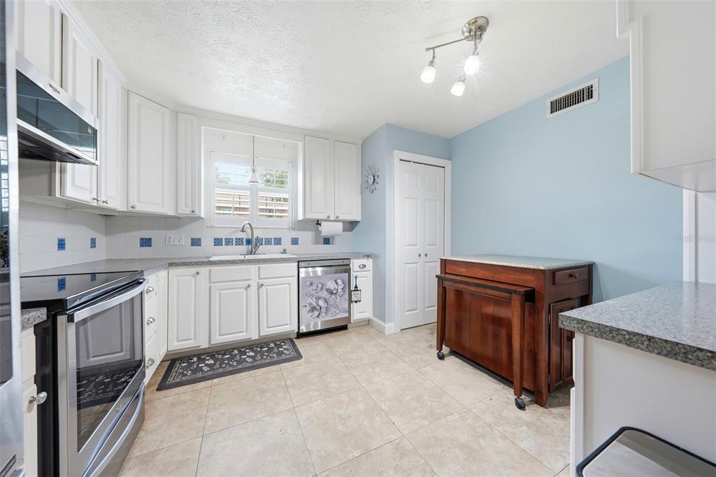 4214 Lake Underhill Road, Unit 6A2 Orlando, FL 32803 - Photo 6 of 15